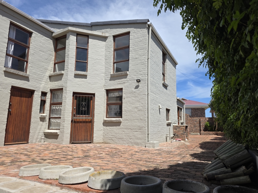 5 Bedroom Property for Sale in Bayview Western Cape